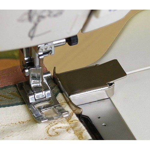 Prym 611976 Магнитная направляющая для ткани на игольную пластину швейной машины
